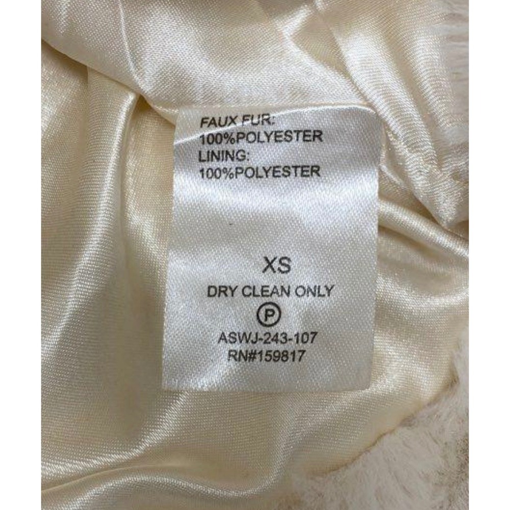 Altar'd State Faux Fur Coat Womens XS Ivory Cropped Plush Jacket Excellent - Picture 7 of 8